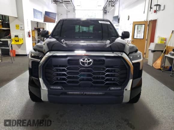 2023 Toyota Tundra SR5 with VIN 5TFLA5DA4PX117463, listed as a Copart auction lot 66035785 with 5,651 mi miles and Clean title. Bid and sale history available at DreamBid. Image 5.