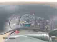 2000 GMC Sierra 1500 SLE z VIN 1GTEC19T5YZ262796, wystawiony jako IAAI lot #42942779 z przebiegiem 144 201 mil mil oraz . Historia ofert i sprzedaży dostępna na DreamBid. Obrazek 7.