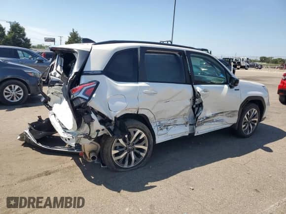 2025 Subaru Forester Touring Hybrid with VIN JF2SLSTD5SH402161, listed as a Copart auction lot 69202285 with 1,796 mi miles and Salvage title. Bid and sale history available at DreamBid. Image 3.