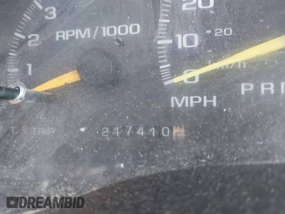 1998 Chevrolet Silverado 3500 z VIN 1GCHK33J3WF048276, wystawiony jako IAAI lot #42442356 z przebiegiem 217 410 mil mil oraz . Historia ofert i sprzedaży dostępna na DreamBid. Obrazek 15.