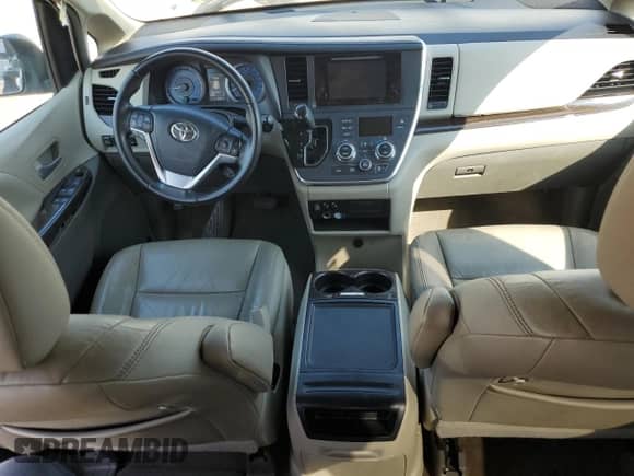 2016 Toyota Sienna XLE with VIN 5TDYK3DC2GS743642, listed as a Copart auction lot 80794035 with 89,471 mi miles and Salvage title. Bid and sale history available at DreamBid. Image 8.