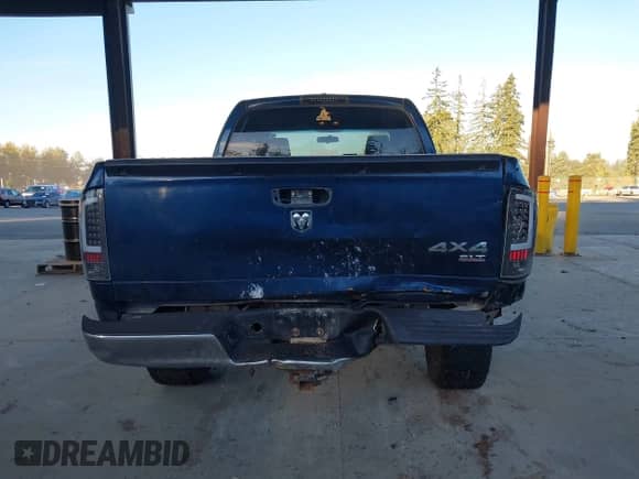 2006 Dodge 1500 SLT z VIN 1D7HU18PX6J230720, wystawiony jako IAAI lot #43461733 z przebiegiem 209 612 mil mil oraz . Historia ofert i sprzedaży dostępna na DreamBid. Obrazek 16.