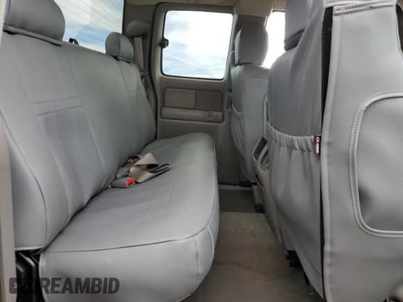2003 Chevrolet Silverado 2500HD LT z VIN 1GCHK29183E344834, wystawiony jako Copart lot #67523835 z przebiegiem 187 456 mil mil oraz Szkoda całkowita • Salvage title. Historia ofert i sprzedaży dostępna na DreamBid. Obrazek 10.