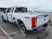 2024 Ford F-250 XL z VIN 1FT7W2BA5REE03728, wystawiony jako IAAI lot #41872062 z przebiegiem 21 112 mil mil oraz . Historia ofert i sprzedaży dostępna na DreamBid. Obrazek 3.