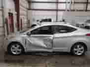 2013 Hyundai Elantra GLS z VIN 5NPDH4AE6DH300890, wystawiony jako IAAI lot #43073166 z przebiegiem 163 666 mil mil oraz . Historia ofert i sprzedaży dostępna na DreamBid. Obrazek 14.