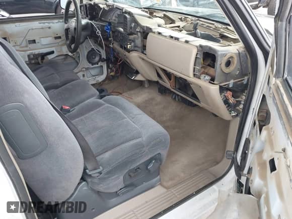 2003 Chevrolet Silverado 1500 with VIN 1GCEC14X73Z361350, listed as a IAAI auction lot 42349890 with 207,095 mi miles and . Bid and sale history available at DreamBid. Image 5.