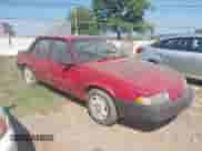 1993 Chevrolet Cavalier RS z VIN 1G1JC5446P7127142, wystawiony jako IAAI lot #42982645 z przebiegiem 98 647 mil mil oraz . Historia ofert i sprzedaży dostępna na DreamBid. Obrazek 1.