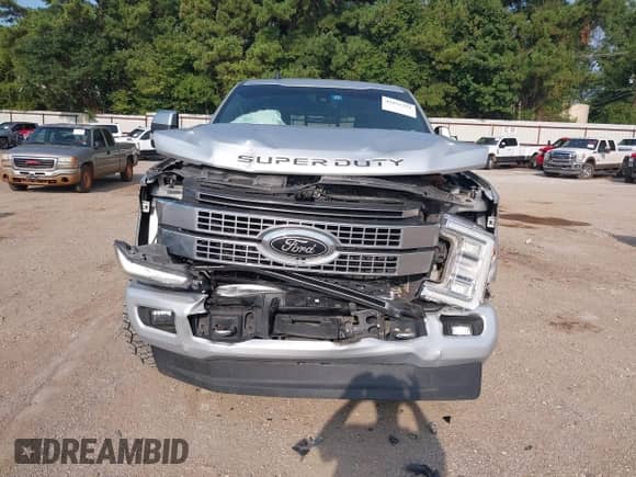 2019 Ford F-250 XL with VIN 1FT7W2BT0KED09618, listed as a IAAI auction lot 43151751 with 159,947 mi miles and . Bid and sale history available at DreamBid. Image 6.