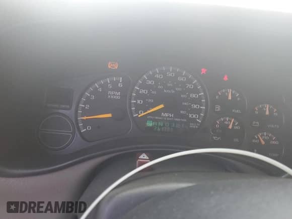 2000 Chevrolet Tahoe LS with VIN 1GNEK13T7YJ146064, listed as a Copart auction lot 57533065 with 261,388 mi miles and Salvage title. Bid and sale history available at DreamBid. Image 9.