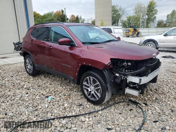 2020 Jeep Compass Latitude z VIN 3C4NJDBB1LT240917, wystawiony jako Copart lot #85281515 z przebiegiem 73 386 mil mil oraz Szkoda całkowita • Salvage title. Historia ofert i sprzedaży dostępna na DreamBid. Obrazek 4.