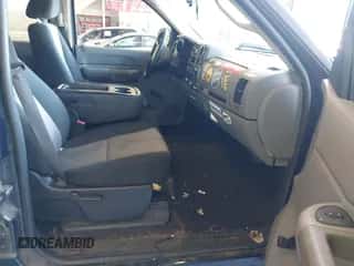 2007 Chevrolet Silverado 1500 1LT z VIN 2GCEC13C071596797, wystawiony jako IAAI lot #43273072 z przebiegiem 213 634 mil mil oraz . Historia ofert i sprzedaży dostępna na DreamBid. Obrazek 5.