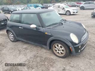 2005 MINI Hardtop with VIN WMWRC33515TK62376, listed as a IAAI auction lot 43315303 with 193,431 mi miles and . Bid and sale history available at DreamBid. Image 1.