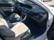 2015 Honda Accord EX-L z VIN 1HGCT2B8XFA006993, wystawiony jako IAAI lot #43245192 z przebiegiem 135 503 mil mil oraz . Historia ofert i sprzedaży dostępna na DreamBid. Obrazek 5.