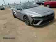 2025 Hyundai Elantra N Line z VIN KMHLR4DF0SU935096, wystawiony jako Copart lot #64205195 z przebiegiem 4 222 mil mil oraz Szkoda całkowita • Salvage title. Historia ofert i sprzedaży dostępna na DreamBid. Obrazek 13.