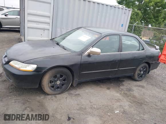 2000 Honda Accord SE with VIN 1HGCG5673YA110039, listed as a IAAI auction lot 42922637 with 201,915 mi miles and . Bid and sale history available at DreamBid. Image 15.