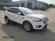 2018 Ford Escape SE с VIN 1FMCU9GD2JUA94810, выставлен на аукционе Copart как лот 81305645 с пробегом 94 160 миль миль и Списание • Salvage title. История ставок и продаж доступна на DreamBid. Изображение 4.