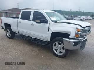 2018 Chevrolet Silverado 2500HD LT z VIN 1GC1KVEY8JF225582, wystawiony jako IAAI lot #42423640 z przebiegiem 160 666 mil mil oraz . Historia ofert i sprzedaży dostępna na DreamBid. Obrazek 1.