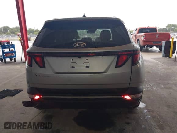 2024 Hyundai Tucson SEL z VIN 5NMJB3DE2RH427831, wystawiony jako IAAI lot #41402050 z przebiegiem 3 156 mil mil oraz . Historia ofert i sprzedaży dostępna na DreamBid. Obrazek 16.