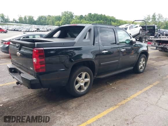 2008 Chevrolet Avalanche LTZ с VIN 3GNFK12308G293527, выставлен на аукционе IAAI как лот 42857382 с пробегом 294 287 миль миль и . История ставок и продаж доступна на DreamBid. Изображение 4.
