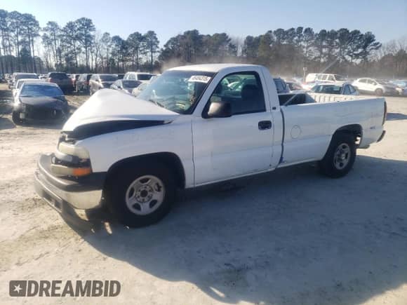 2000 Chevrolet Silverado 1500 with VIN 1GCEC14V3YE374450, listed as a Copart auction lot 46484315 with 172,096 mi miles and Salvage title. Bid and sale history available at DreamBid. Image 1.