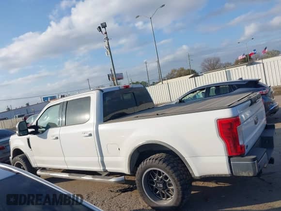2018 Ford F-250 XL with VIN 1FT7W2A64JEC24615, listed as a IAAI auction lot 41236442 with 128,043 mi miles and . Bid and sale history available at DreamBid. Image 14.
