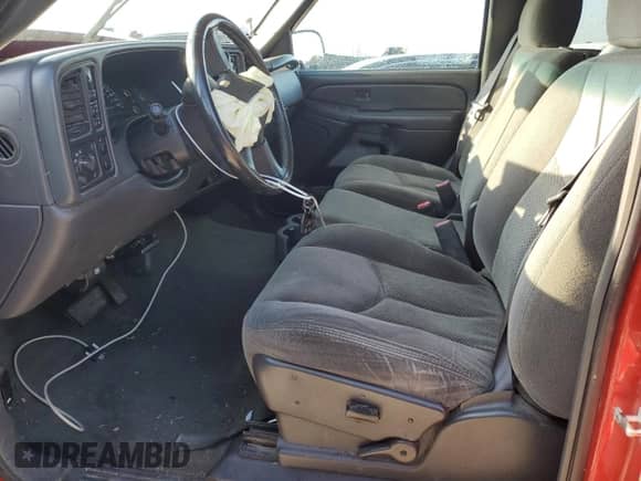 2006 Chevrolet Silverado 2500HD LT2 with VIN 1GCHK29U86E205608, listed as a Copart auction lot 84220394 with Not provided miles and Salvage title. Bid and sale history available at DreamBid. Image 7.