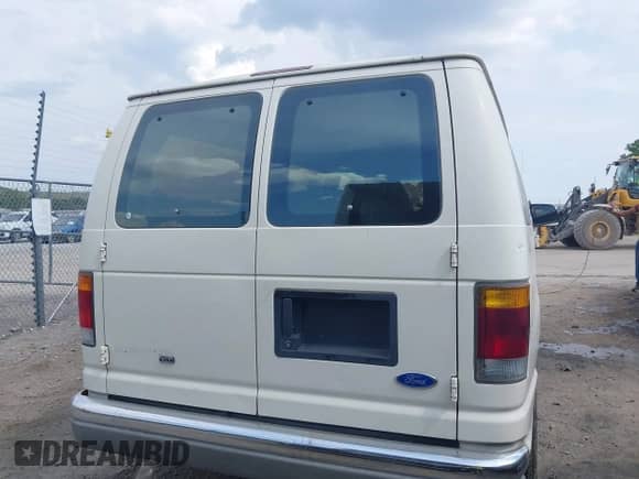 1992 Ford Econoline Cargo with VIN 1FMEE11Y7NHB60382, listed as a IAAI auction lot 43247475 with 105,914 mi miles and . Bid and sale history available at DreamBid. Image 16.