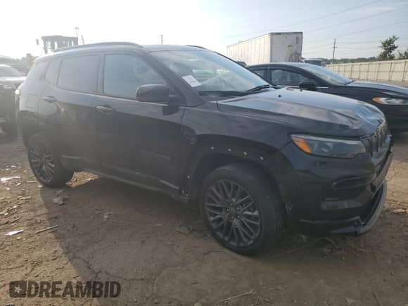 2022 Jeep Compass (RED) Edition with VIN 3C4NJDCBXNT204449, listed as a Copart auction lot 61567965 with 70,180 mi miles and Salvage title. Bid and sale history available at DreamBid. Image 4.