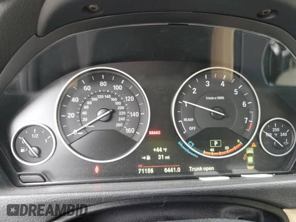 2018 BMW 3 Series 320i xDrive z VIN WBA8A3C51JA492166, wystawiony jako Copart lot #90835525 z przebiegiem 71 156 mil mil oraz Szkoda całkowita • Salvage title. Historia ofert i sprzedaży dostępna na DreamBid. Obrazek 9.