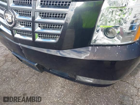 2011 Cadillac Escalade ESV Premium z VIN 1GYS4JEF5BR377335, wystawiony jako IAAI lot #41820043 z przebiegiem 181 619 mil mil oraz . Historia ofert i sprzedaży dostępna na DreamBid. Obrazek 19.