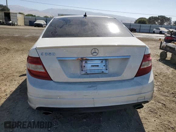 2011 Mercedes-Benz C 350 Sport с VIN WDDGF5GB1BF656764, выставлен на аукционе Copart как лот 59581035 с пробегом 177 596 миль миль и Списание • Salvage title. История ставок и продаж доступна на DreamBid. Изображение 6.
