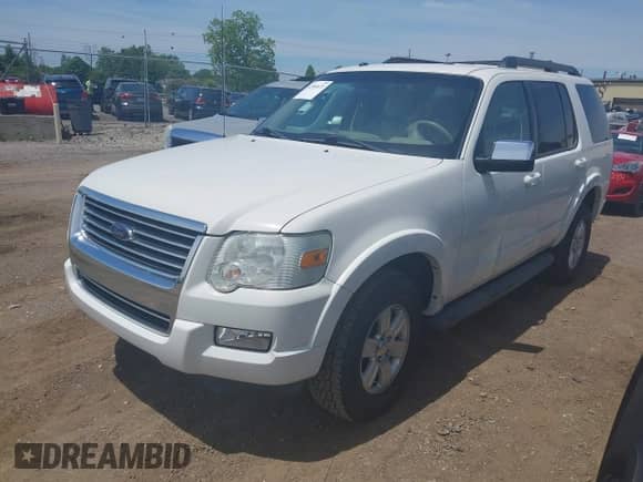 2010 Ford Explorer with VIN 1FMEU7D88AUB13090, listed as a IAAI auction lot 42364672 with 158,973 mi miles and . Bid and sale history available at DreamBid. Image 2.