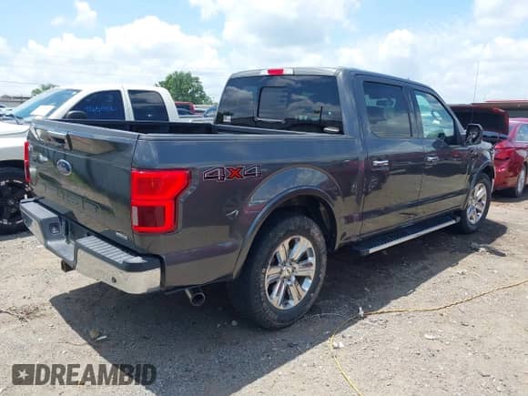 2018 Ford F-150 XL z VIN 1FTEW1EP7JKG02240, wystawiony jako IAAI lot #42663522 z przebiegiem 109 257 mil mil oraz . Historia ofert i sprzedaży dostępna na DreamBid. Obrazek 4.
