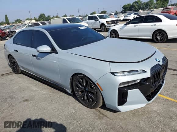 2023 BMW 7 Series 740i с VIN WBA23EH02PCM58792, выставлен на аукционе Copart как лот 69278725 с пробегом 2 029 миль миль и Чистый • Clean title. История ставок и продаж доступна на DreamBid. Изображение 4.
