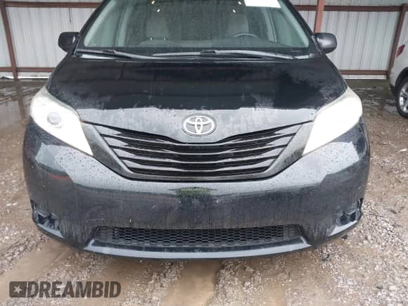 2016 Toyota Sienna L with VIN 5TDZK3DC3GS715661, listed as a IAAI auction lot 42230071 with 154,971 mi miles and . Bid and sale history available at DreamBid. Image 12.