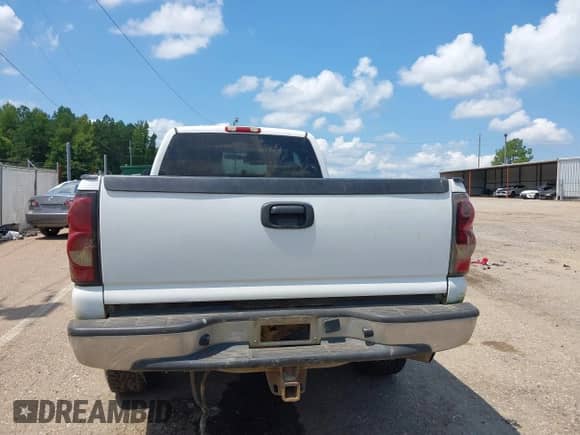 2004 Chevrolet Silverado 2500HD LS with VIN 1GCHK29234E314019, listed as a IAAI auction lot 42984554 with 317,946 mi miles and . Bid and sale history available at DreamBid. Image 18.