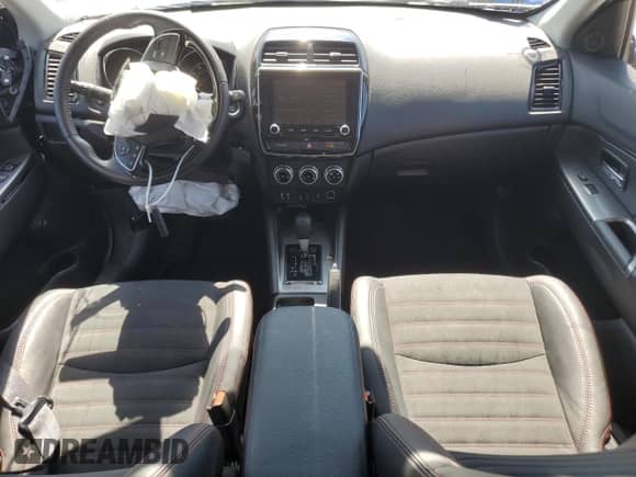 2023 Mitsubishi Outlander ES z VIN JA4ARUAU6PU002349, wystawiony jako Copart lot #81413945 z przebiegiem 33 620 mil mil oraz Szkoda całkowita • Salvage title. Historia ofert i sprzedaży dostępna na DreamBid. Obrazek 8.