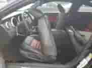 2009 Ford Mustang Shelby GT500 z VIN 1ZVHT88S995128314, wystawiony jako Copart lot #68973314 z przebiegiem 74 339 mil mil oraz Szkoda całkowita • Salvage title. Historia ofert i sprzedaży dostępna na DreamBid. Obrazek 7.