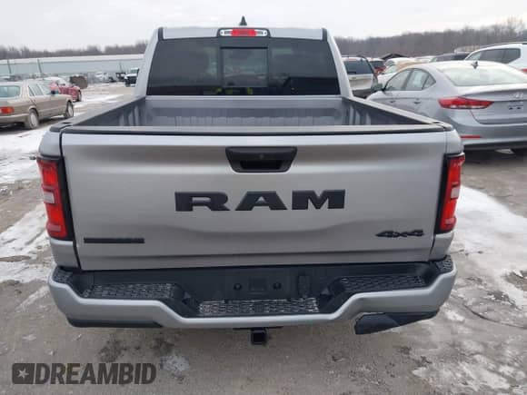 2025 Ram 1500 Lone Star z VIN 1C6RRFFG1SN537641, wystawiony jako IAAI lot #41563794 z przebiegiem 11 488 mil mil oraz . Historia ofert i sprzedaży dostępna na DreamBid. Obrazek 17.