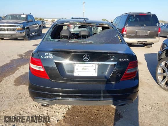 2014 Mercedes-Benz C 300 Sport z VIN WDDGF8AB1ER313305, wystawiony jako IAAI lot #43389334 z przebiegiem 201 724 mil mil oraz . Historia ofert i sprzedaży dostępna na DreamBid. Obrazek 16.