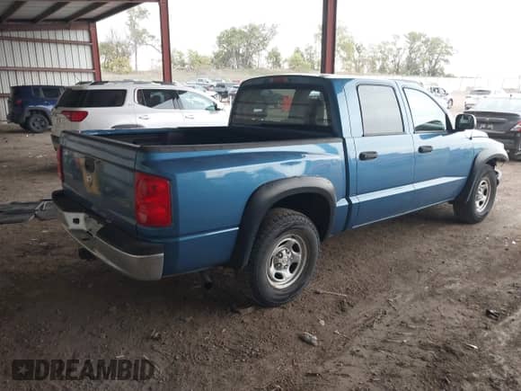 2006 Dodge Dakota ST with VIN 1D7HW28K66S594664, listed as a IAAI auction lot 43451947 with 102,062 mi miles and . Bid and sale history available at DreamBid. Image 4.