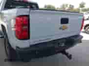 2017 Chevrolet Silverado 1500 Work Truck z VIN 1GCVKNEC0HZ326923, wystawiony jako IAAI lot #42098107 z przebiegiem 174 828 mil mil oraz . Historia ofert i sprzedaży dostępna na DreamBid. Obrazek 19.