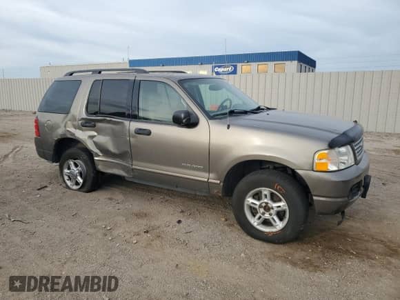 2004 Ford Explorer XLT with VIN 1FMZU73KX4ZA84424, listed as a Copart auction lot 81810025 with 175,961 mi miles and Salvage title. Bid and sale history available at DreamBid. Image 4.