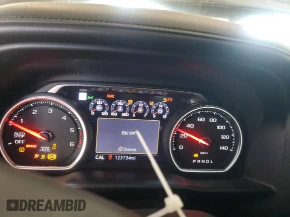 2020 Chevrolet Silverado 1500 LTZ z VIN 3GCUYGETXLG194865, wystawiony jako Copart lot #68820385 z przebiegiem 123 734 mil mil oraz Szkoda całkowita • Salvage title. Historia ofert i sprzedaży dostępna na DreamBid. Obrazek 9.