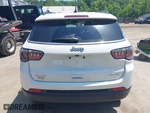 2024 Jeep Compass Latitude Lux с VIN 3C4NJDFN8RT142657, выставлен на аукционе IAAI как лот 42548820 с пробегом 29 287 миль миль и . История ставок и продаж доступна на DreamBid. Изображение 16.