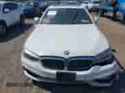 2017 BMW 5 Series 540i xDrive z VIN WBAJE7C32HG479378, wystawiony jako IAAI lot #40274649 z przebiegiem Nie podano mil oraz . Historia ofert i sprzedaży dostępna na DreamBid. Obrazek 12.