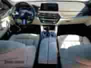 2017 BMW 5 Series 540i xDrive с VIN WBAJE7C32HG887119, выставлен на аукционе Copart как лот 70361865 с пробегом 63 567 миль миль и Списание • Salvage title. История ставок и продаж доступна на DreamBid. Изображение 8.