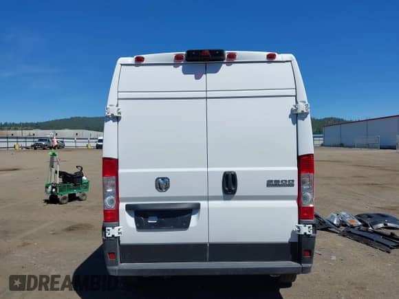 2025 Ram ProMaster Cargo Tradesman с VIN 3C6LRVDG9SE506516, выставлен на аукционе IAAI как лот 42246677 с пробегом 7 922 миль миль и . История ставок и продаж доступна на DreamBid. Изображение 17.