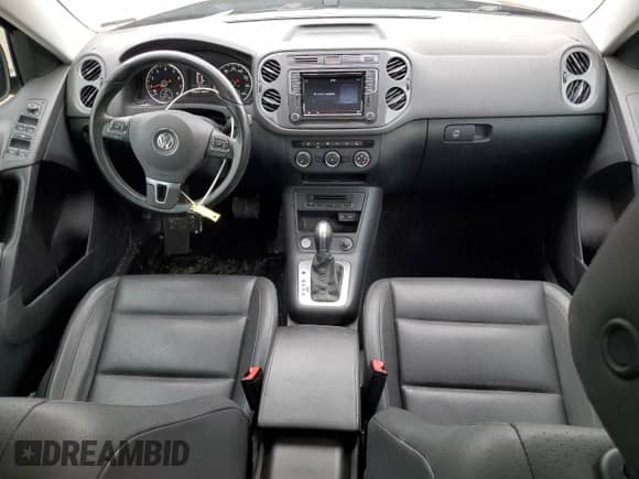 2016 Volkswagen Tiguan S с VIN WVGAV7AX9GW561343, выставлен на аукционе Copart как лот 66172965 с пробегом 100 024 миль миль и Списание • Salvage title. История ставок и продаж доступна на DreamBid. Изображение 8.