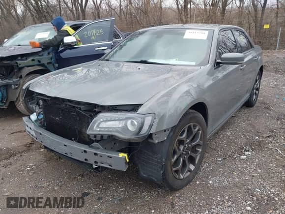 2017 Chrysler 300 S with VIN 2C3CCAGG7HH622281, listed as a IAAI auction lot 41113288 with 111,916 mi miles and . Bid and sale history available at DreamBid. Image 19.